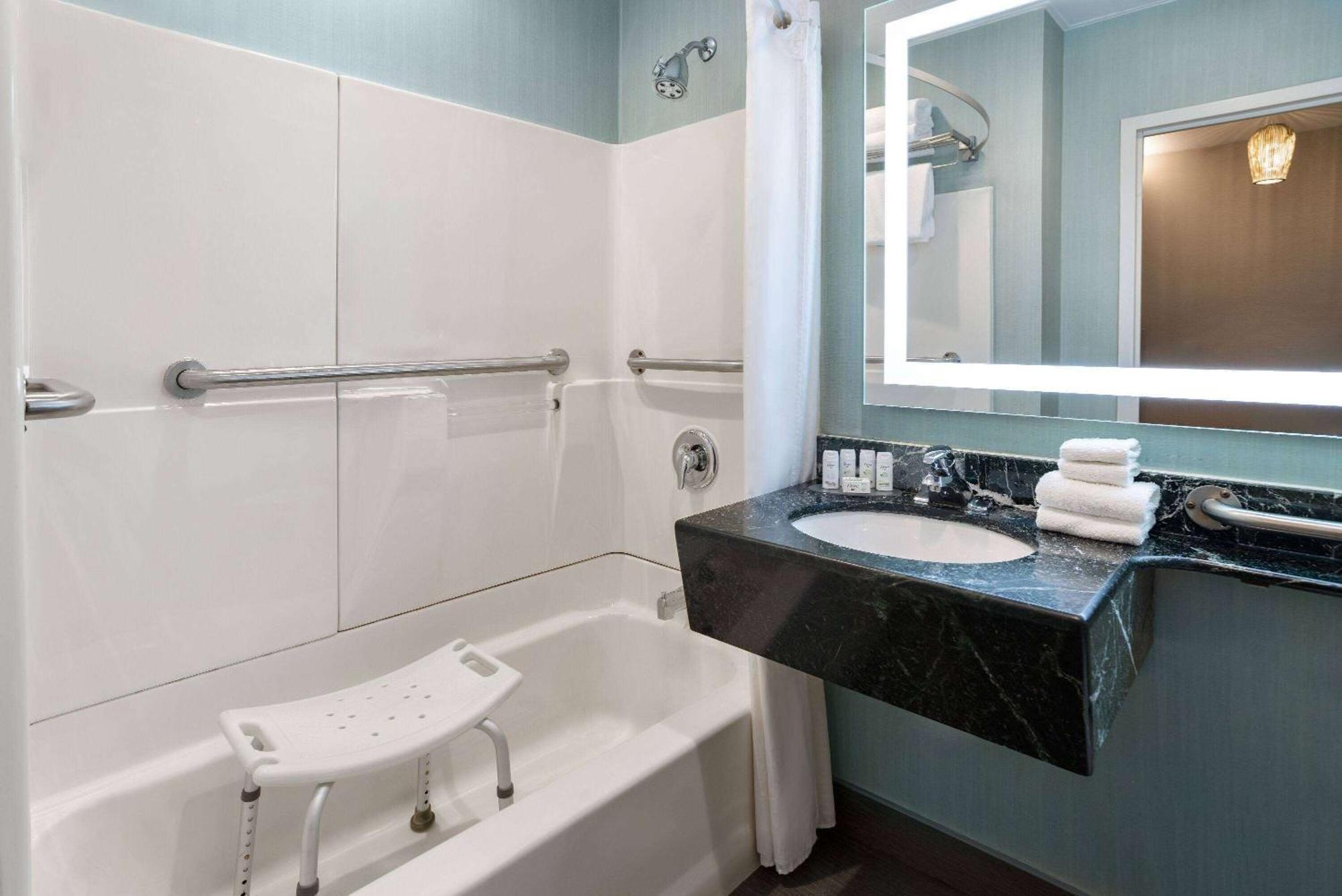 Ramada By Wyndham Bronx Hotel New York Ngoại thất bức ảnh